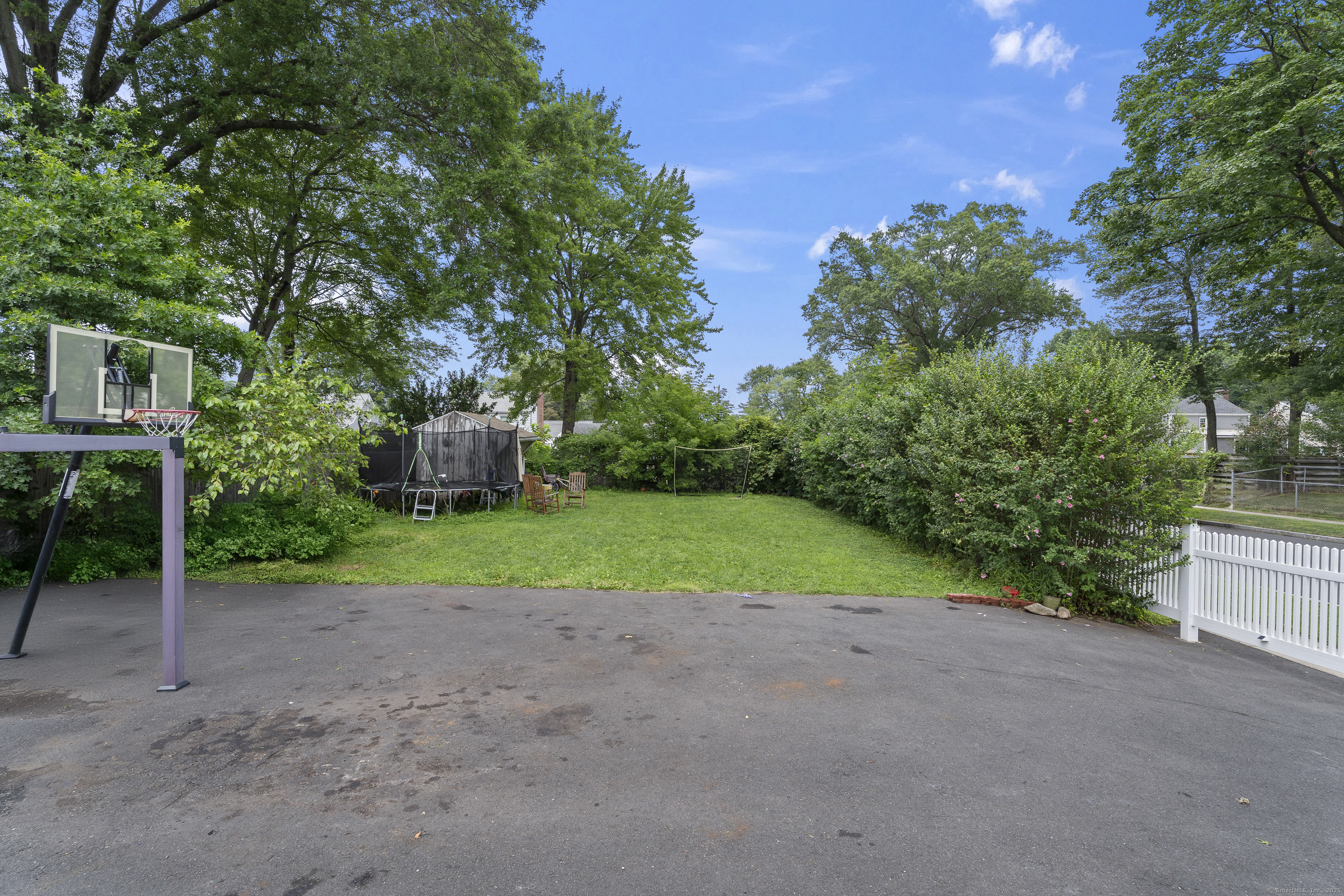 West Hartford, Connecticut 06110, United States, 3 Bedrooms Bedrooms, ,1 BathroomBathrooms,Residential,Active,180035