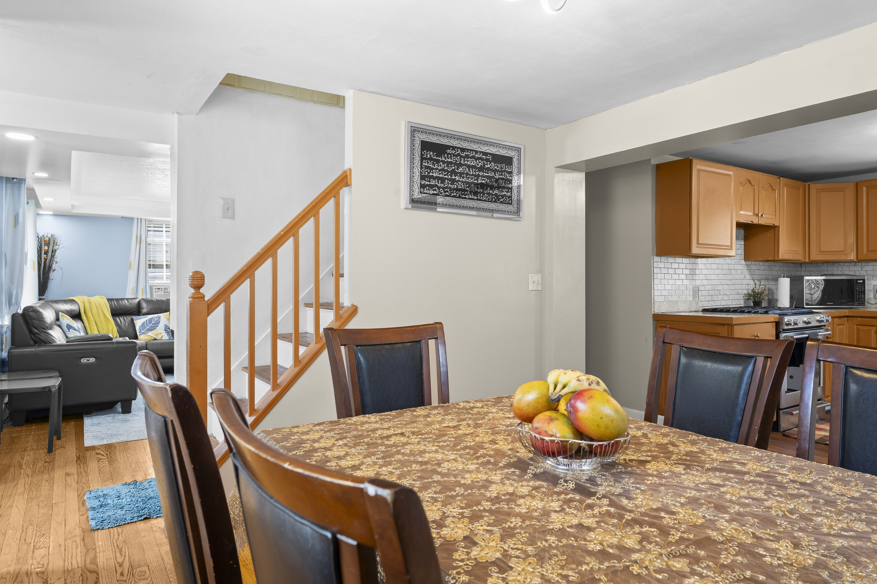 West Hartford, Connecticut 06110, United States, 3 Bedrooms Bedrooms, ,1 BathroomBathrooms,Residential,Active,180035