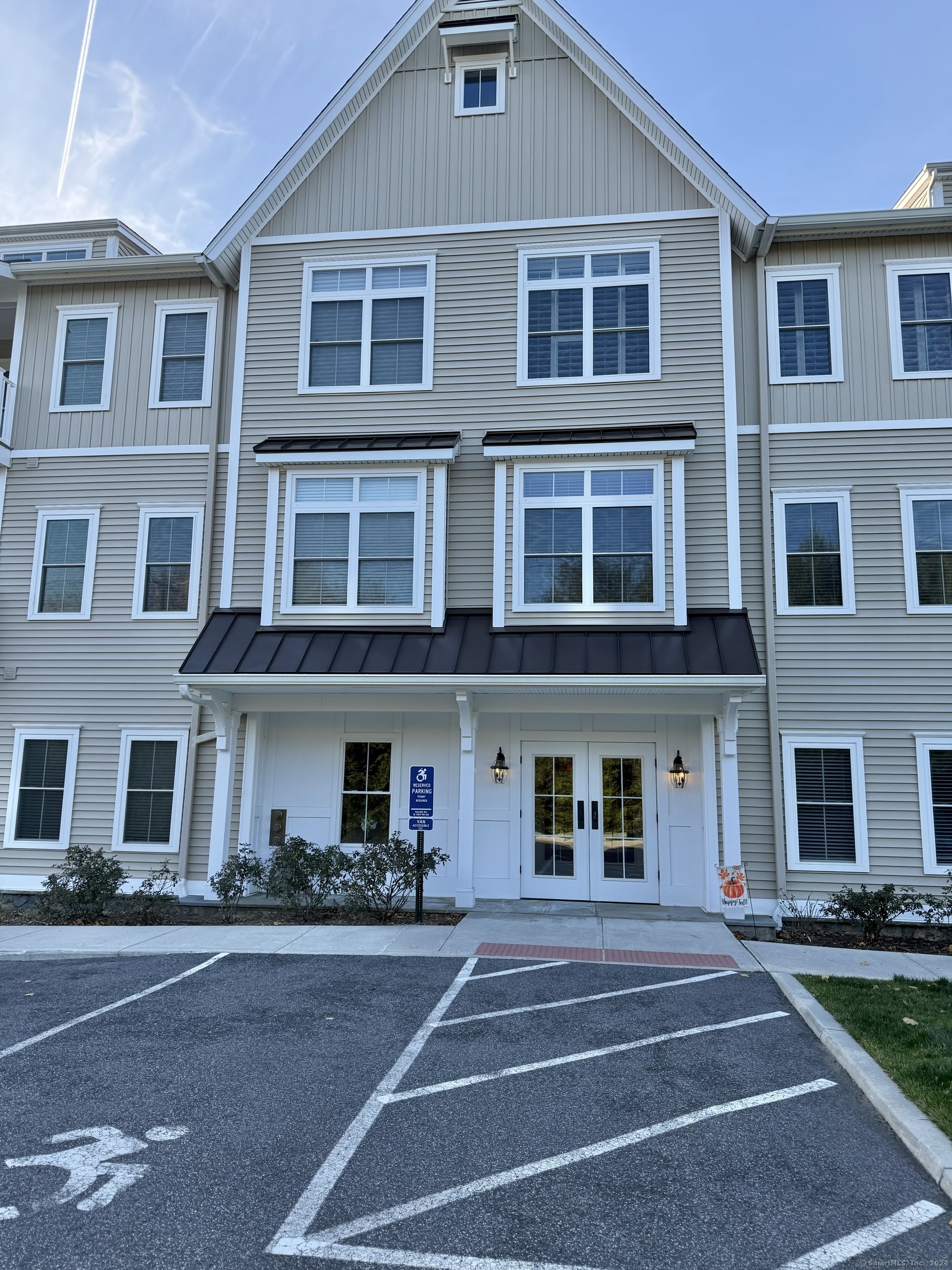 Danbury Road Apt A110, Ridgefield, Connecticut - 1 Bedrooms  
1 Bathrooms  
4 Rooms - 