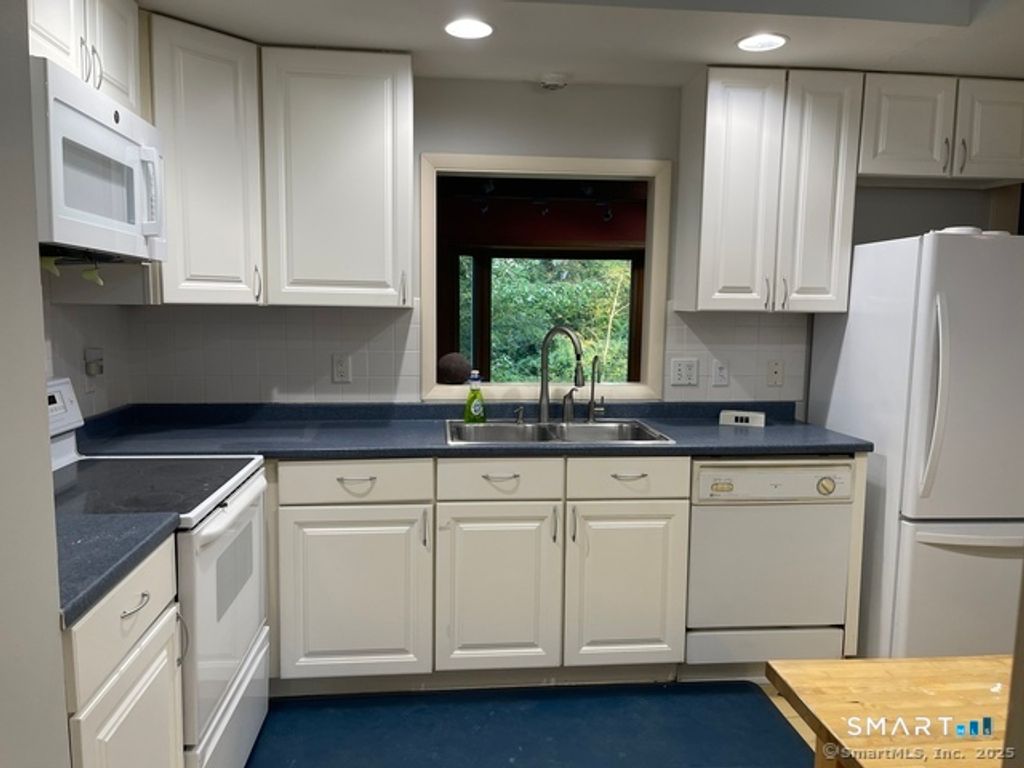 Photo of 5 Inwood Lane, Westport, CT 06880 (MLS # 24153684)