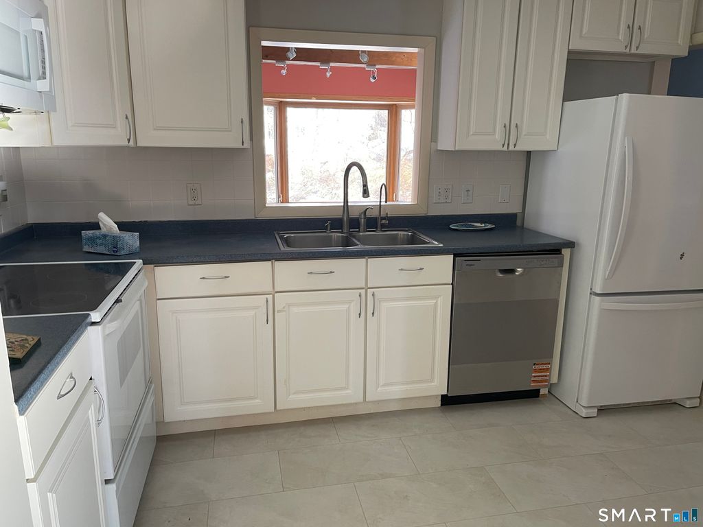 Photo of 5 Inwood Lane, Westport, CT 06880 (MLS # 24153684)