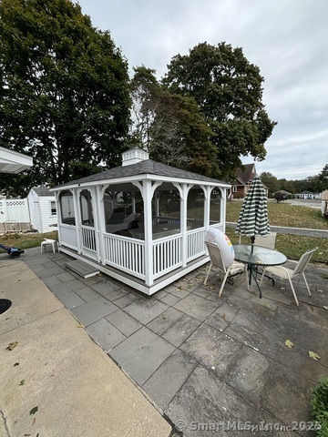 8 Hartford Avenue