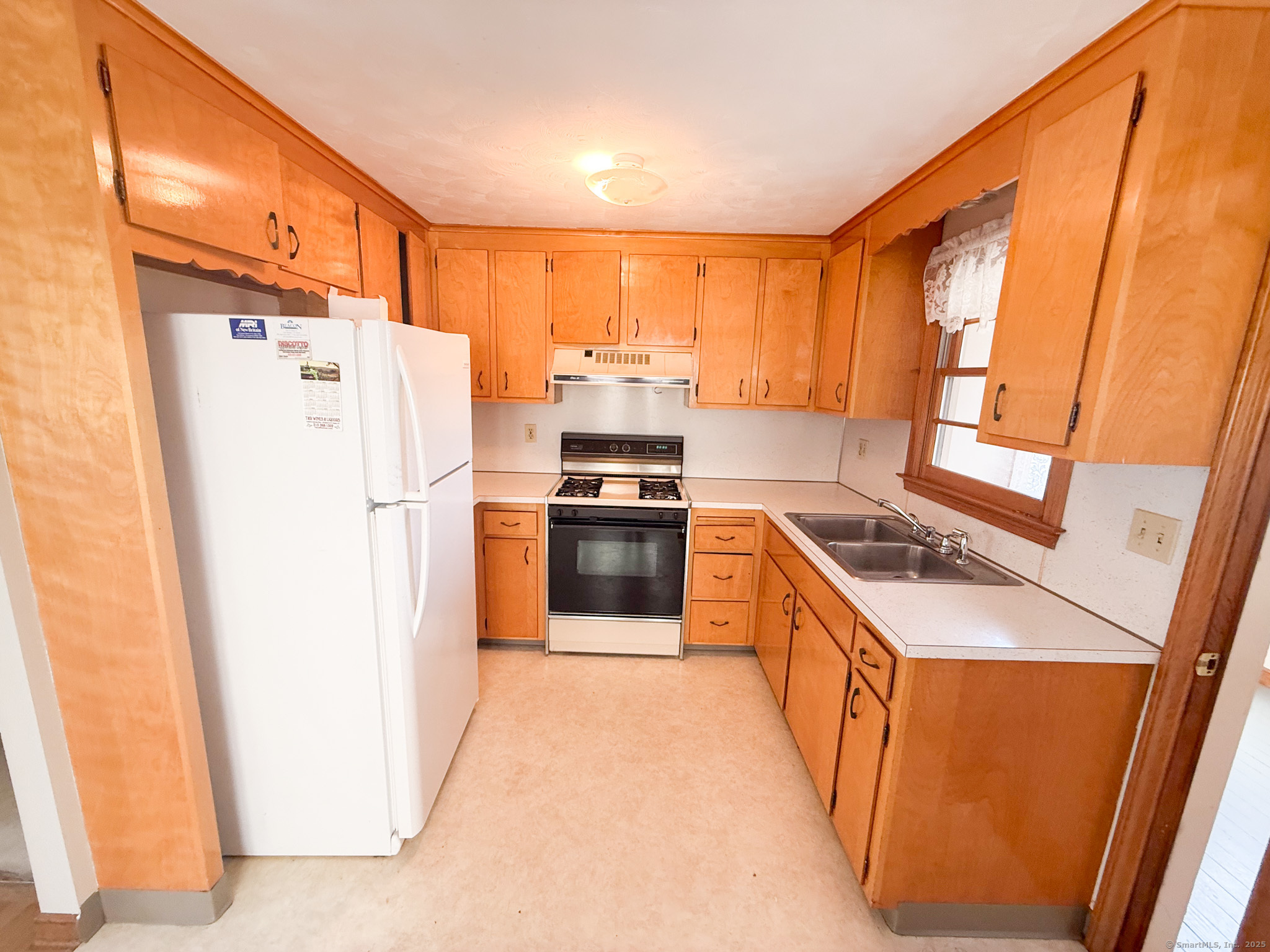 New Britain, Connecticut 06053, United States, 3 Bedrooms Bedrooms, ,1 BathroomBathrooms,Residential,Active,161405