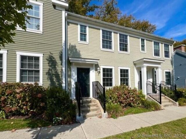 Rental Property at Stoneridge Circle 66, Stamford, Connecticut - Bedrooms: 1 
Bathrooms: 1 
Rooms: 3  - $2,250 MO.