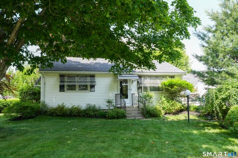Photo of 18 Clifton Street, Old Lyme, CT 06371 (MLS # 24183914)