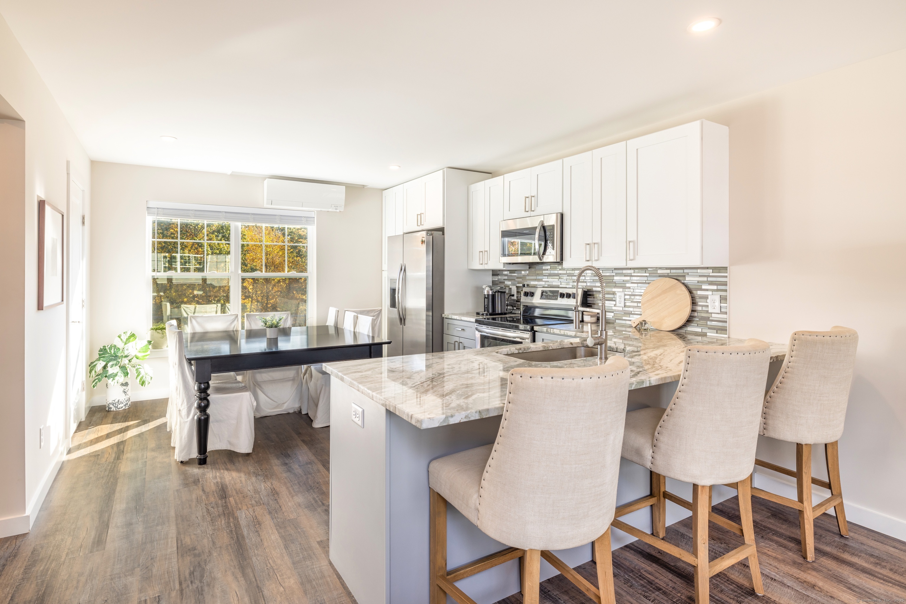 East Lyme, Connecticut 06357, United States, 2 Bedrooms Bedrooms, ,2 BathroomsBathrooms,Residential,Active,178070