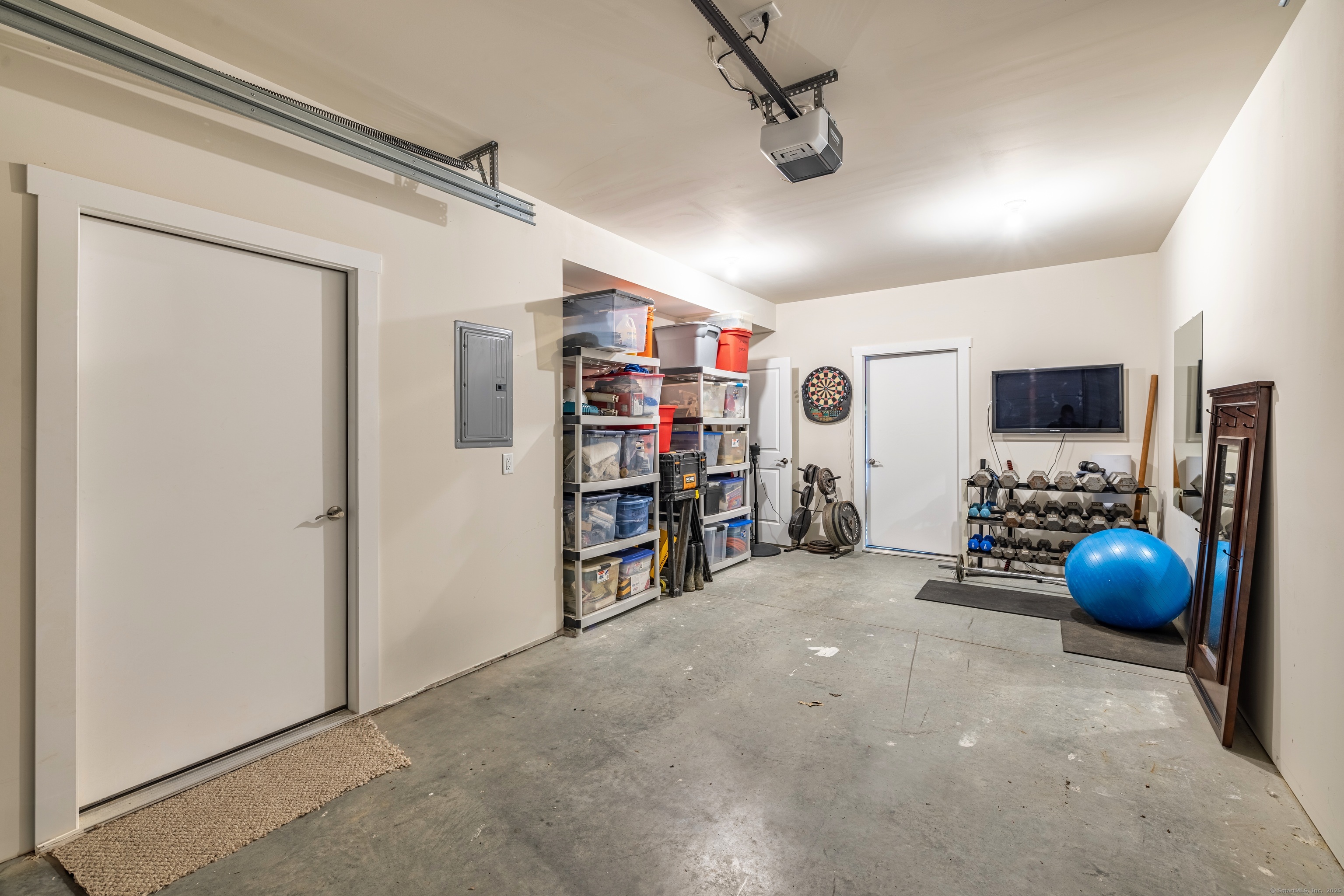 East Lyme, Connecticut 06357, United States, 2 Bedrooms Bedrooms, ,2 BathroomsBathrooms,Residential,Active,178070