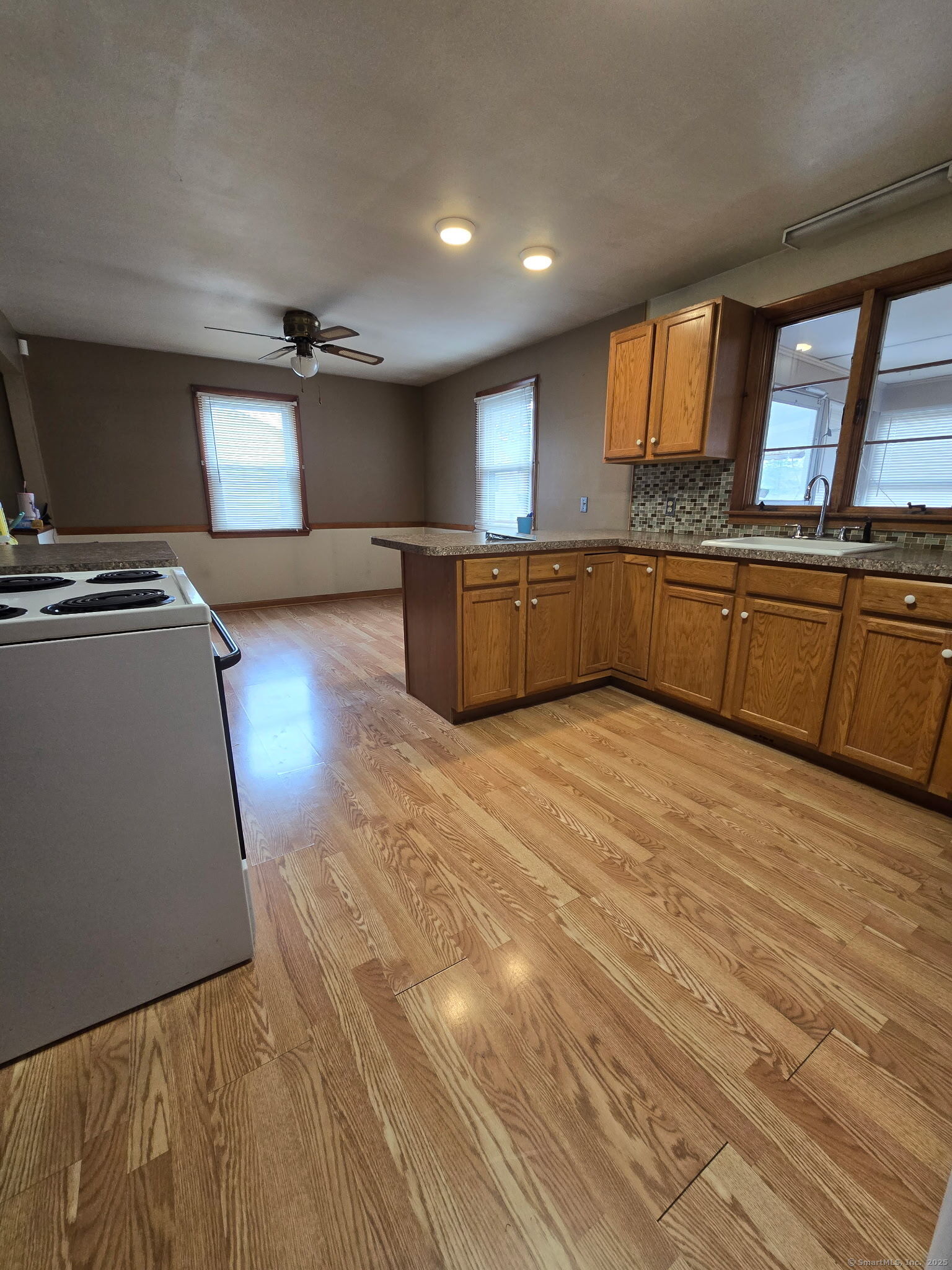 20 Lucy Street, Hamden, Connecticut image 4