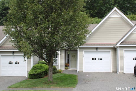 Photo of 177 Julia Court #177, Newtown, CT 06482 (MLS # 24209291)