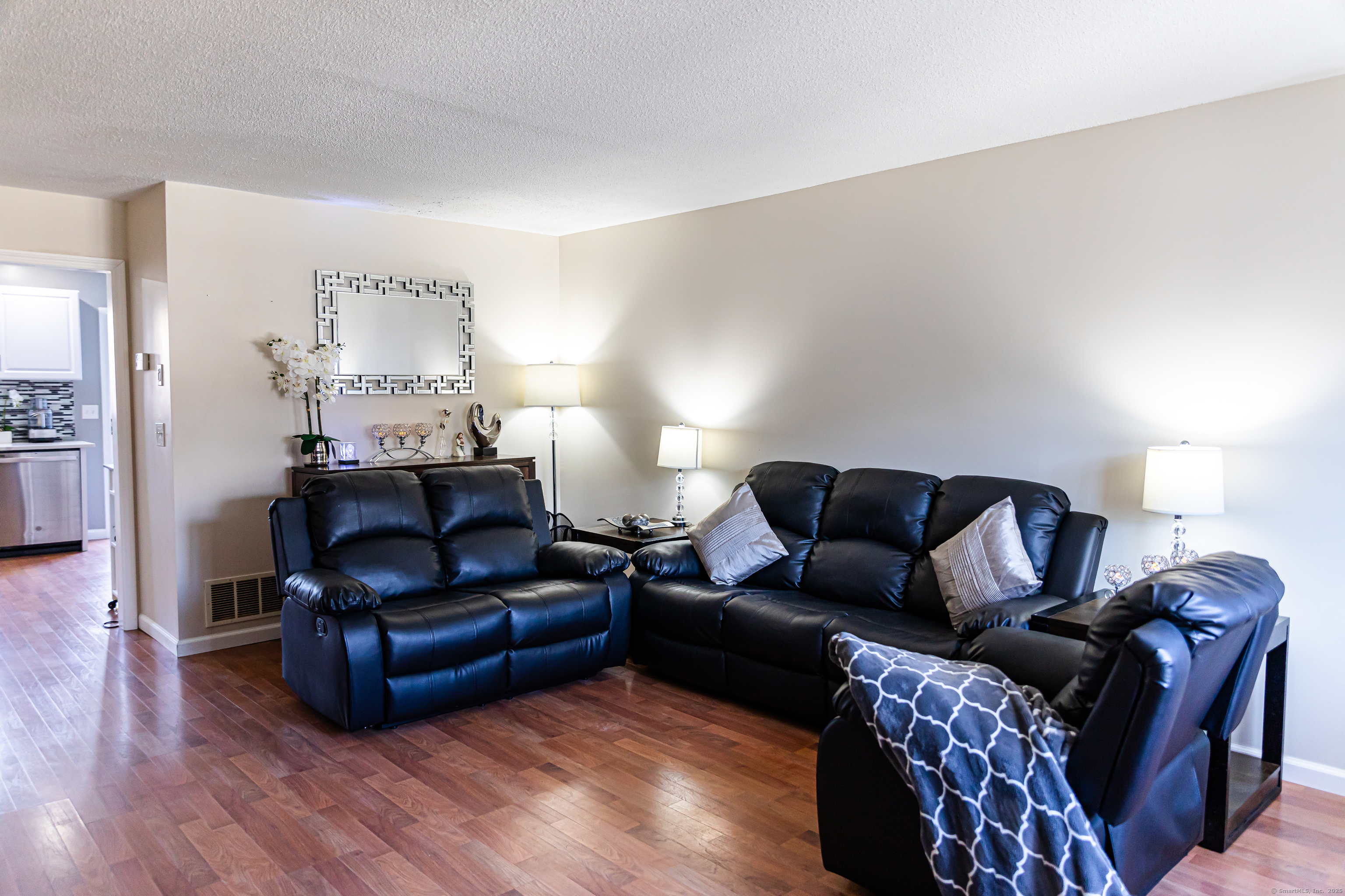 67 Dove Court #67, Windsor Locks, Connecticut image 8