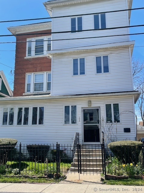 Property for Sale at 103105 Kent Street, Hartford, Connecticut - Bedrooms: 9 
Bathrooms: 3 
Rooms: 19  - $403,000