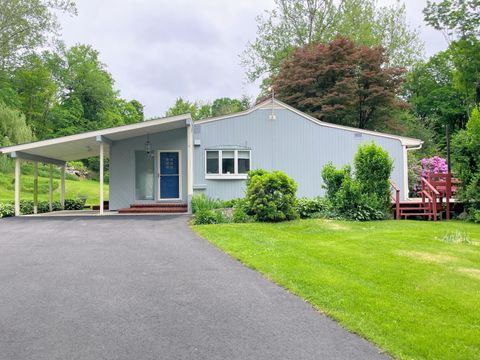 25 Old Middle Road Brookfield CT 06804