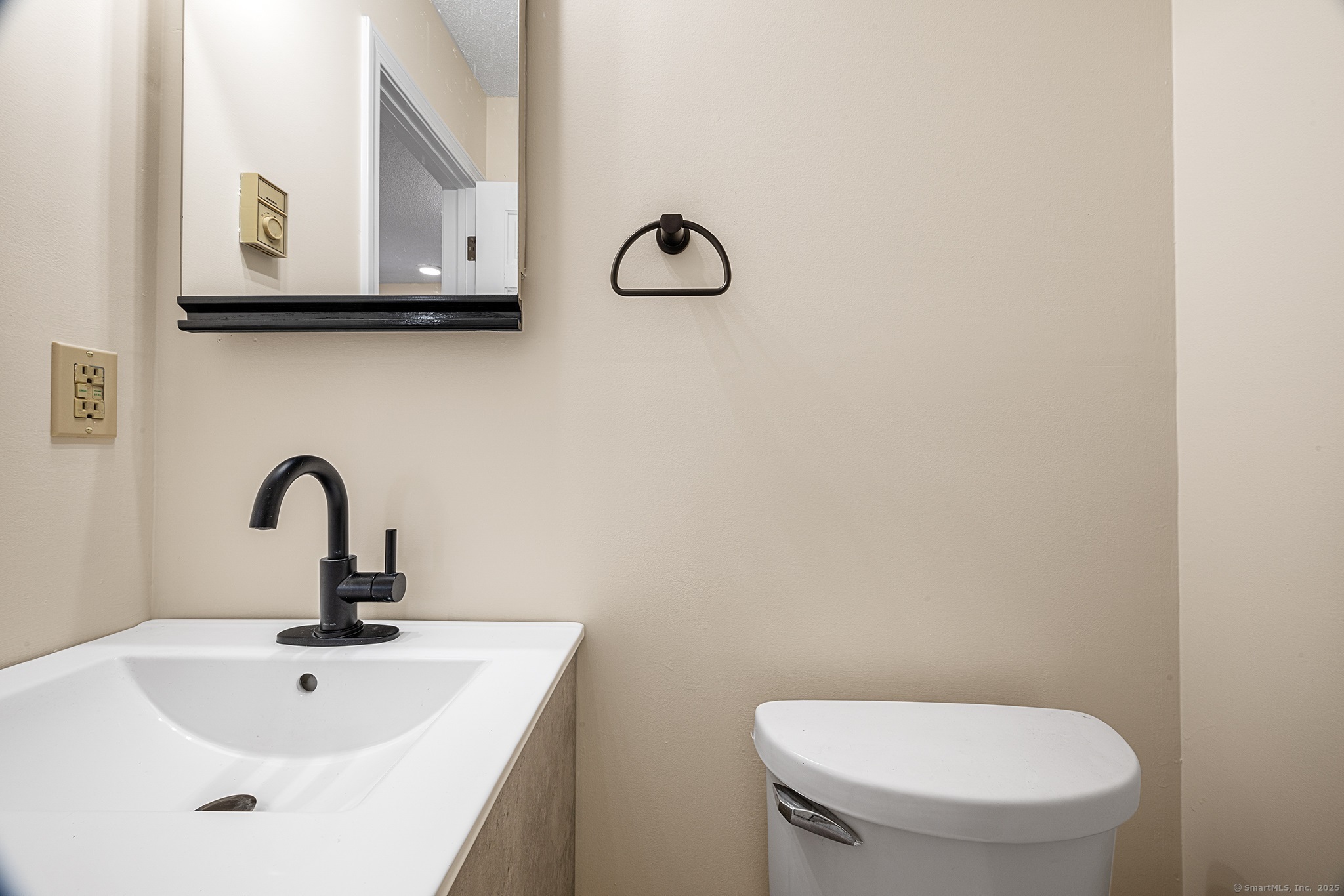 348 Boston Post Road #APT B11, Waterford, Connecticut image 11