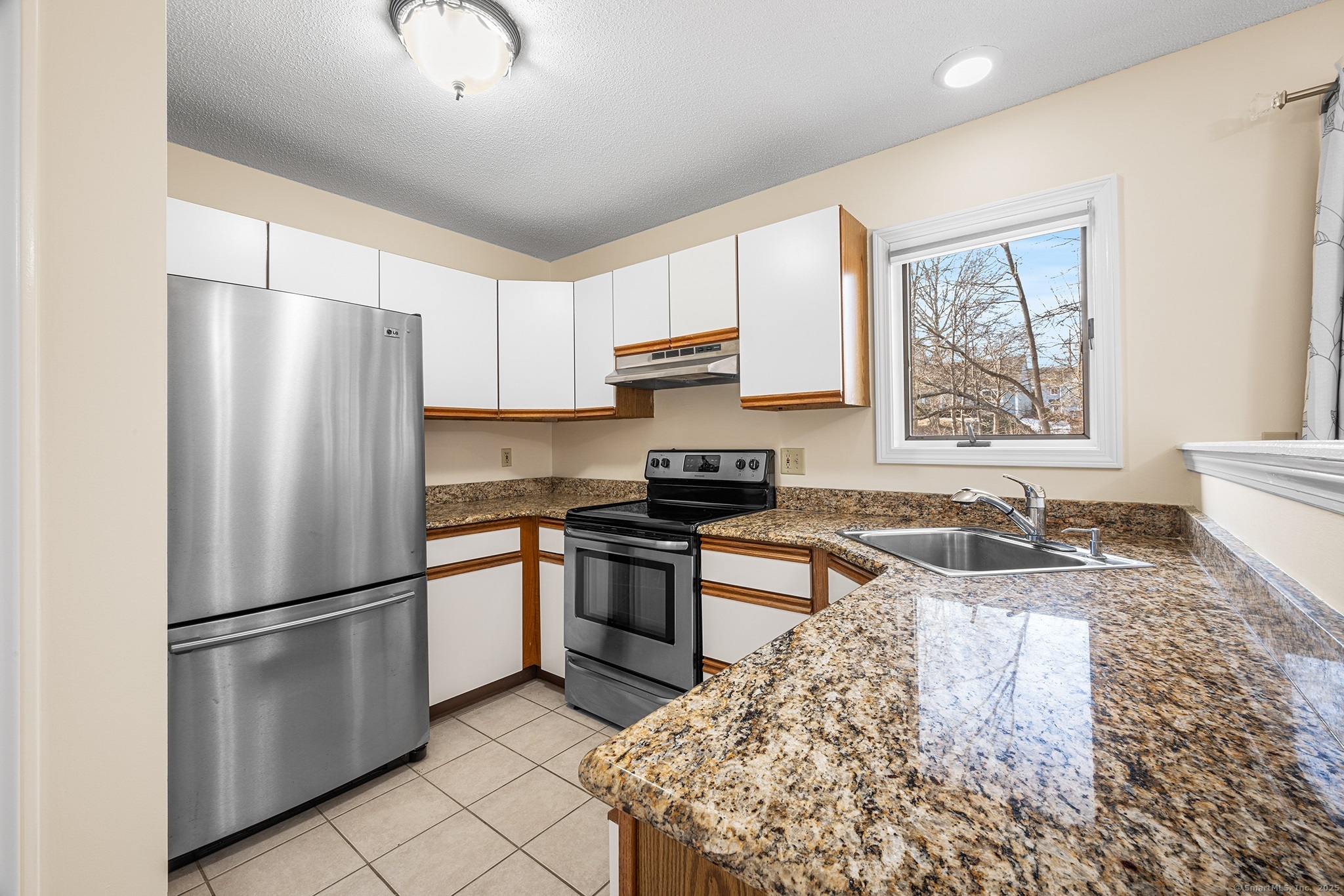 348 Boston Post Road #APT B11, Waterford, Connecticut image 9
