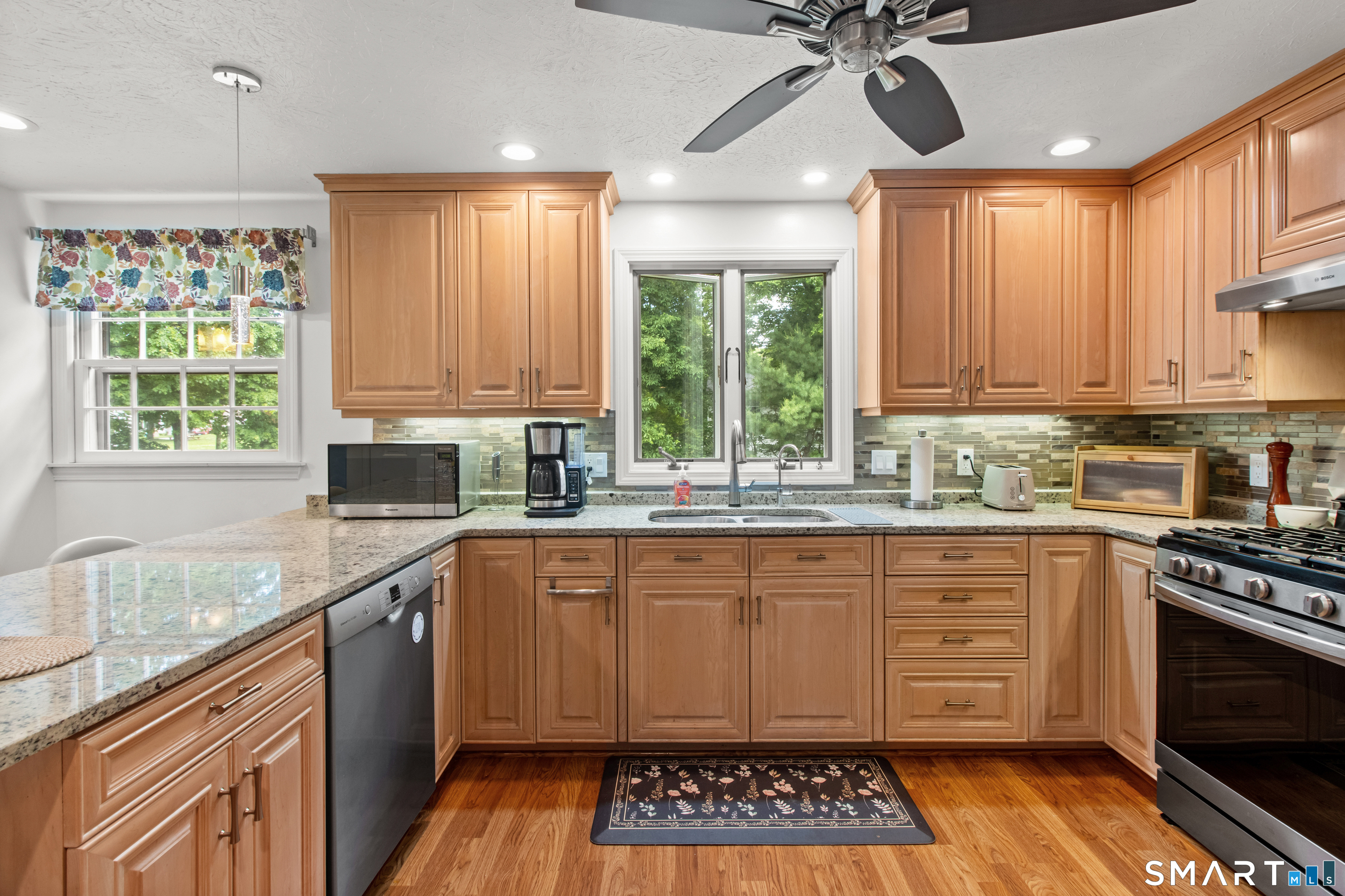 15 Ledgecrest Terrace