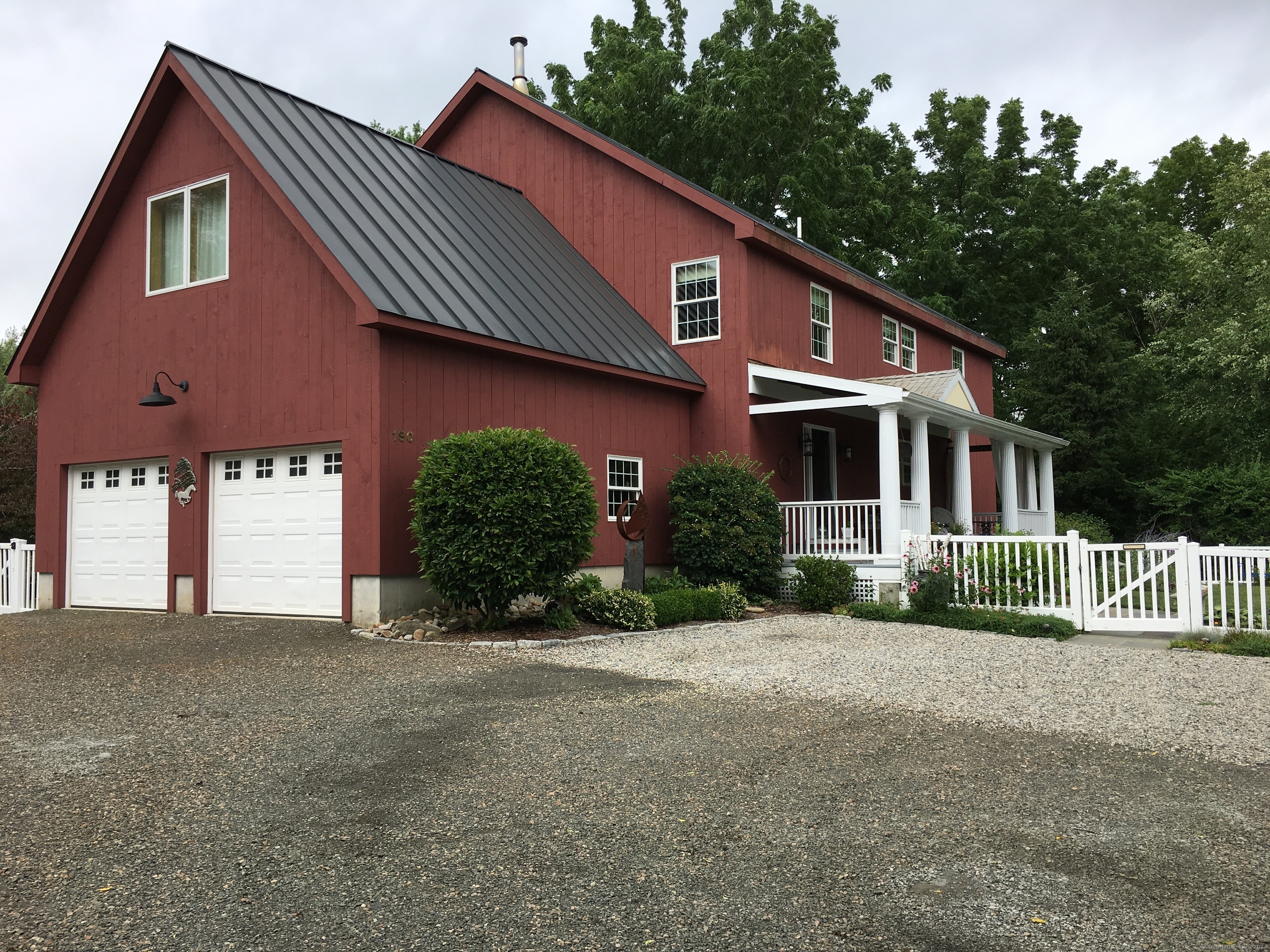 State Street, Guilford, Connecticut - 3 Bedrooms  
4 Bathrooms  
8 Rooms - 