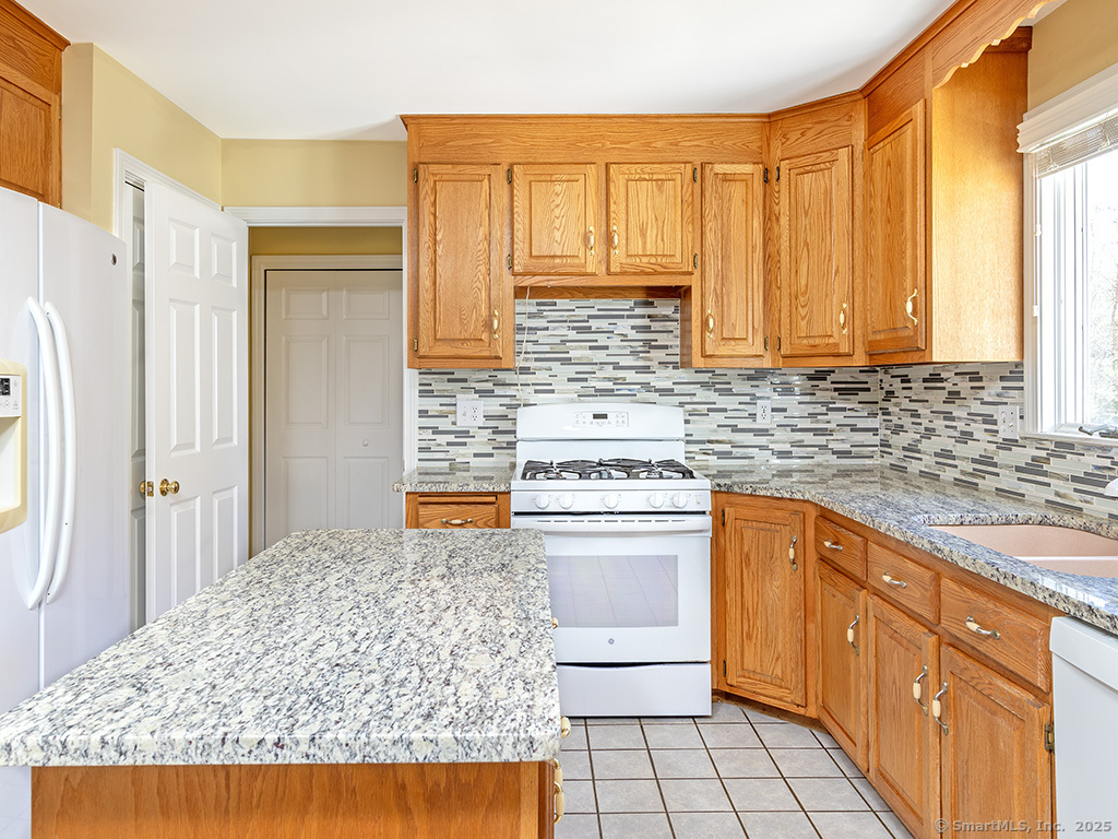 328 Toll Gate Road, Berlin, Connecticut image 12