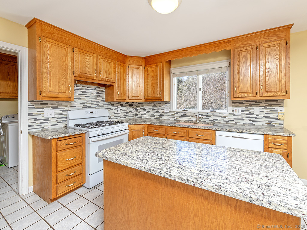 328 Toll Gate Road, Berlin, Connecticut image 11