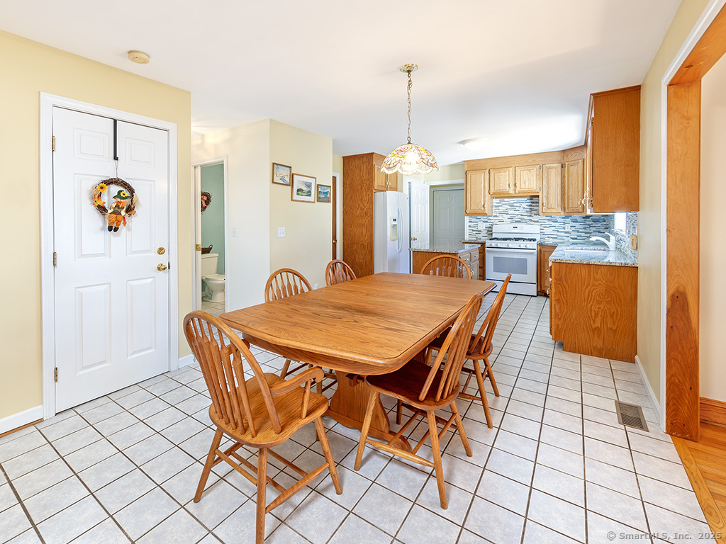 328 Toll Gate Road, Berlin, Connecticut image 10