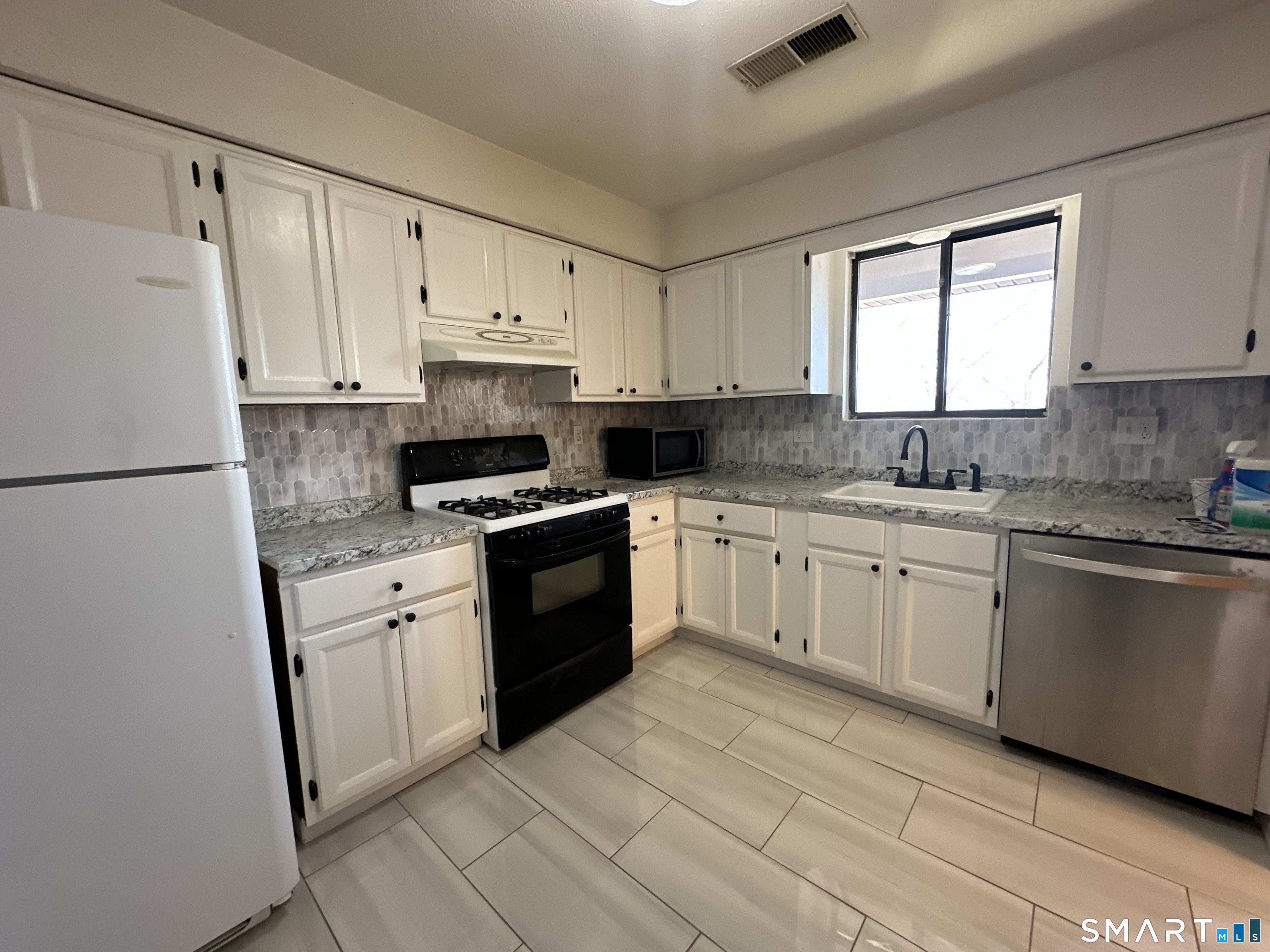 140 Thompson Street 22G