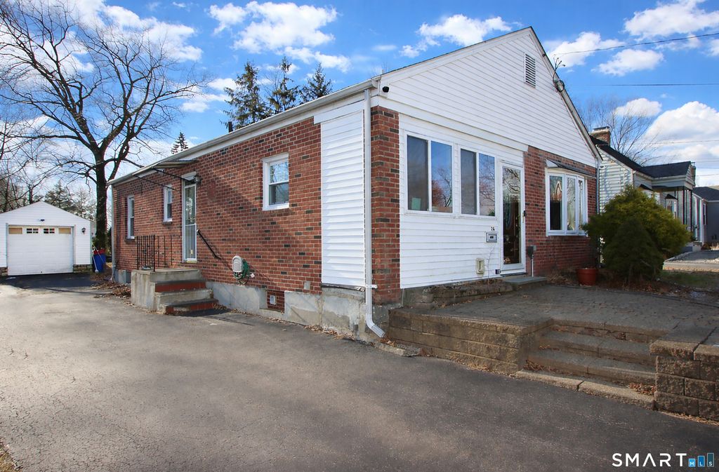 Photo of 79 Piper Brook Avenue, Newington, CT 06111 (MLS # 24147070)