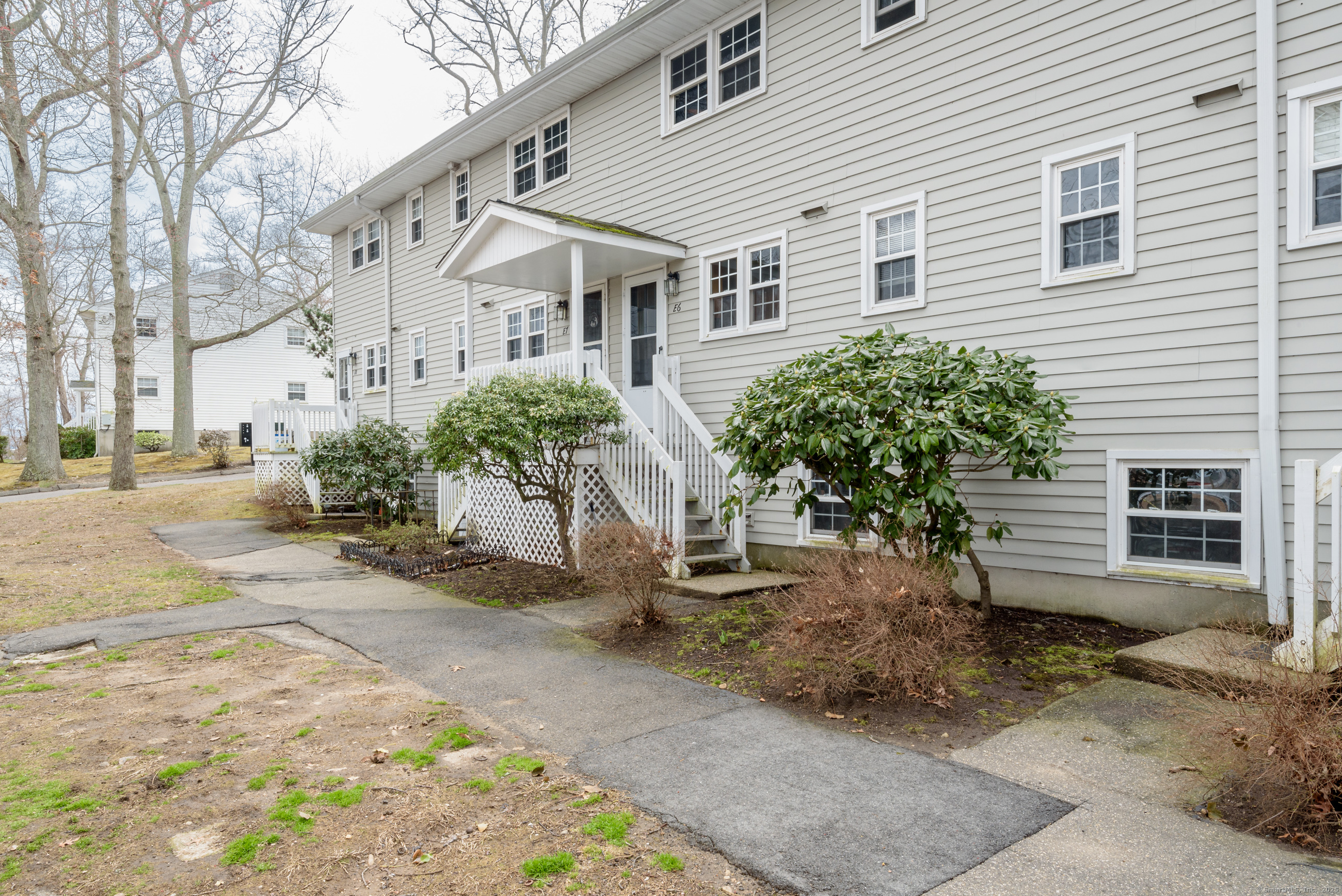 280 East Main Street APT E6