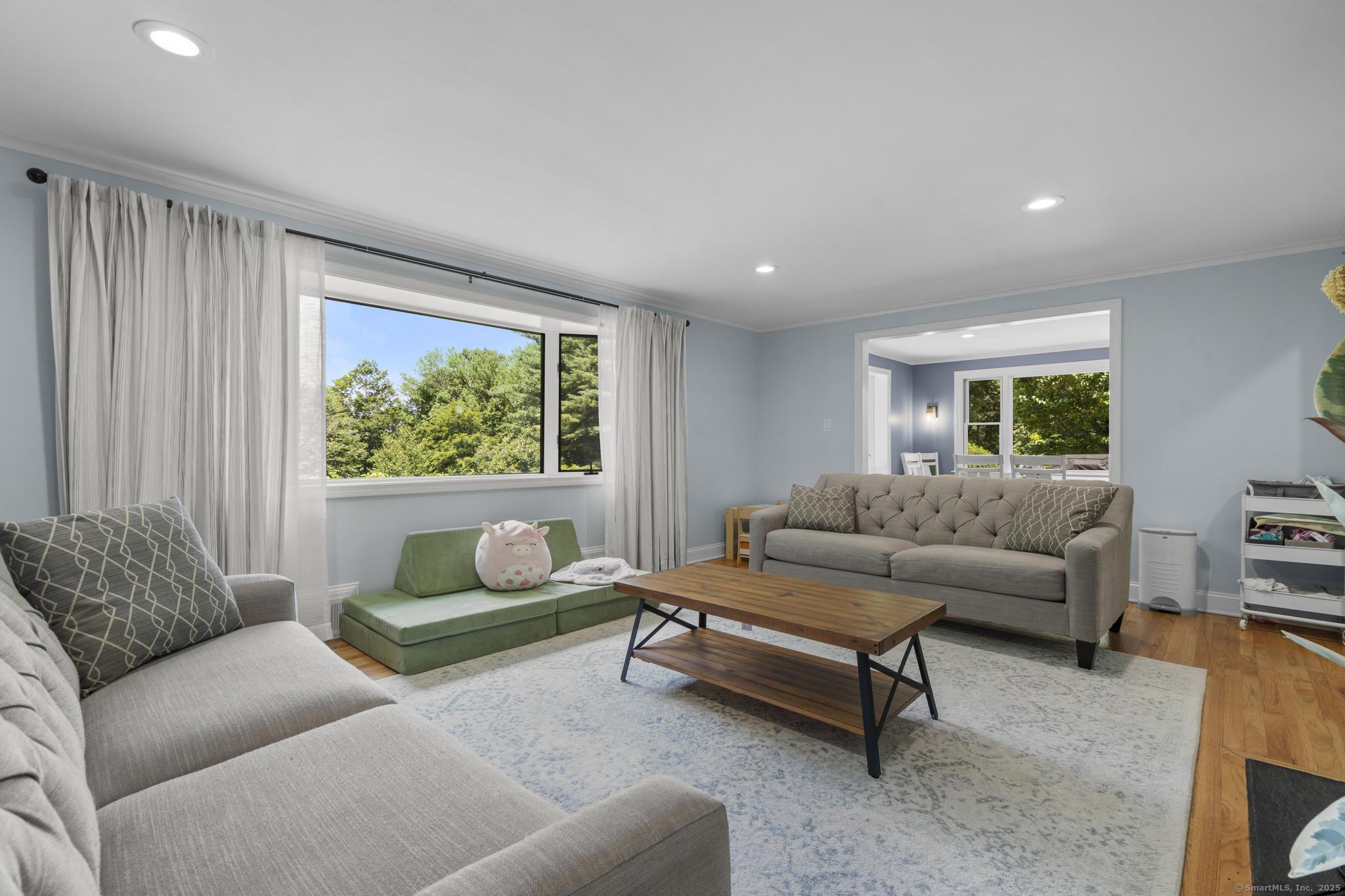 Avon, Connecticut 06001, United States, 4 Bedrooms Bedrooms, ,3 BathroomsBathrooms,Residential,Coming Soon,174114