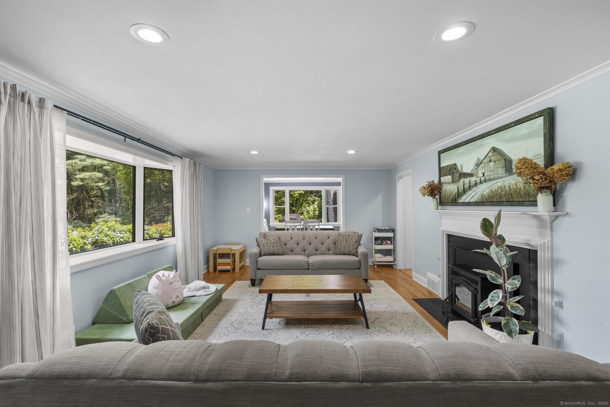 Avon, Connecticut 06001, United States, 4 Bedrooms Bedrooms, ,3 BathroomsBathrooms,Residential,Coming Soon,174114