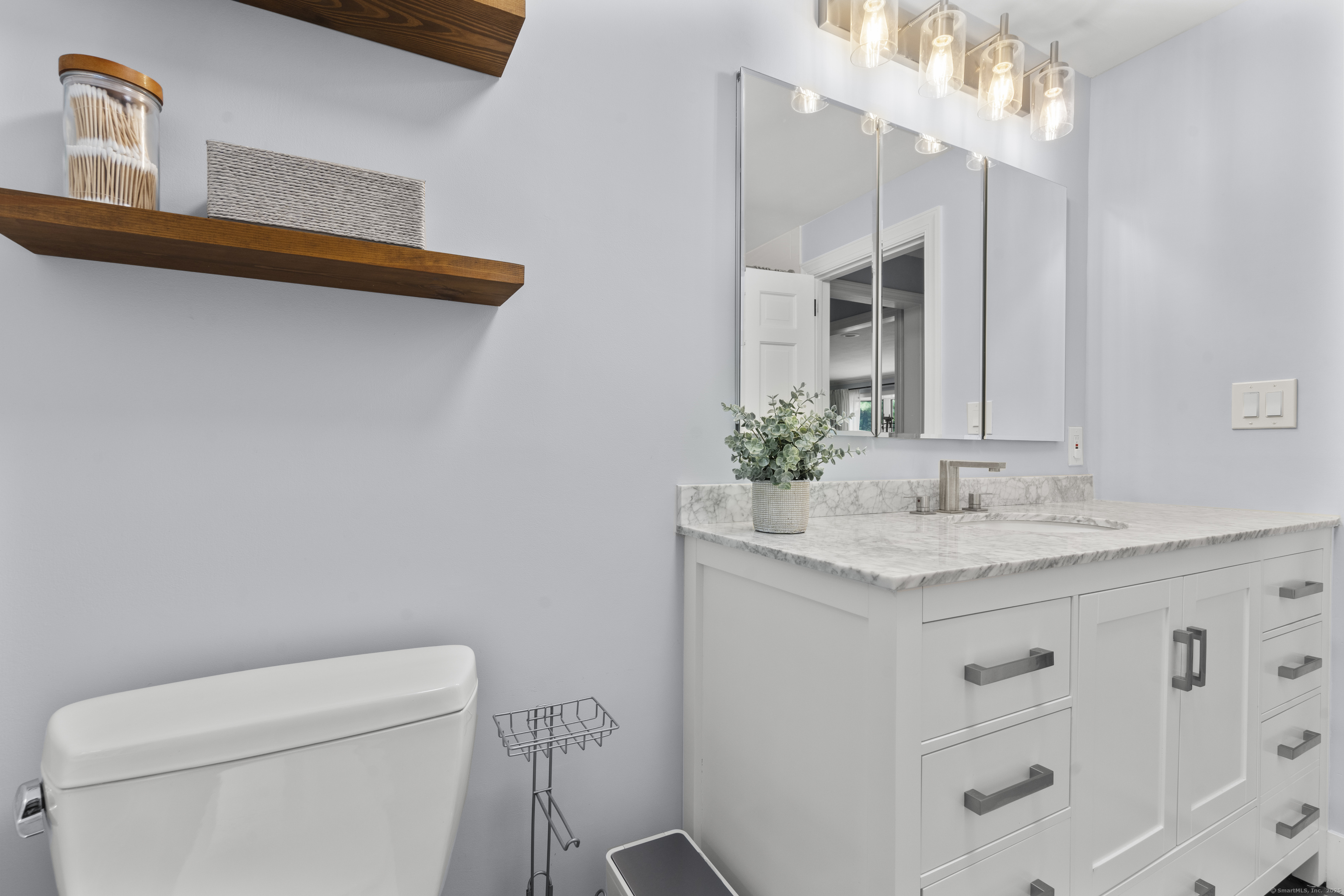 Avon, Connecticut 06001, United States, 4 Bedrooms Bedrooms, ,3 BathroomsBathrooms,Residential,Coming Soon,174114