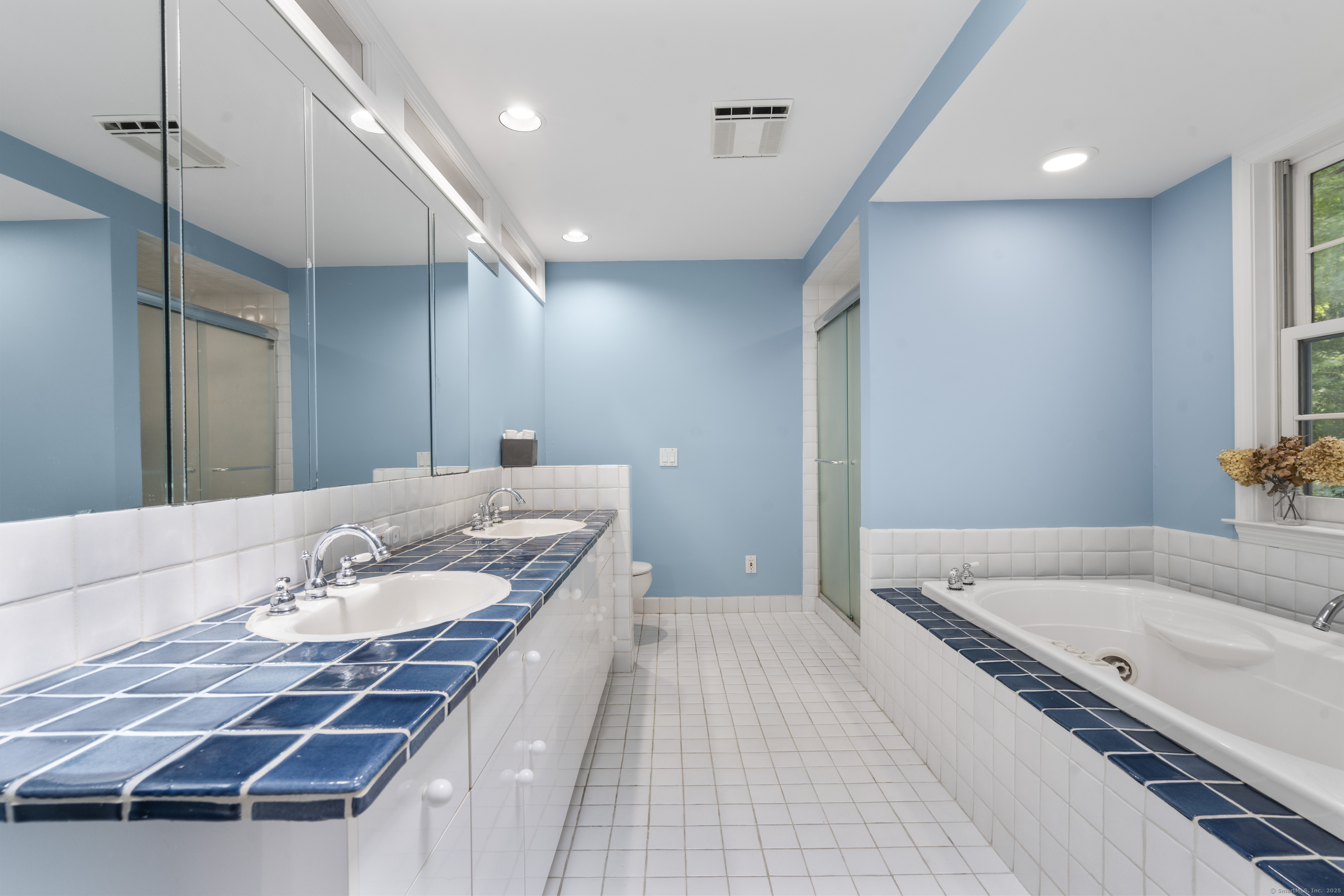 Avon, Connecticut 06001, United States, 4 Bedrooms Bedrooms, ,3 BathroomsBathrooms,Residential,Coming Soon,174114