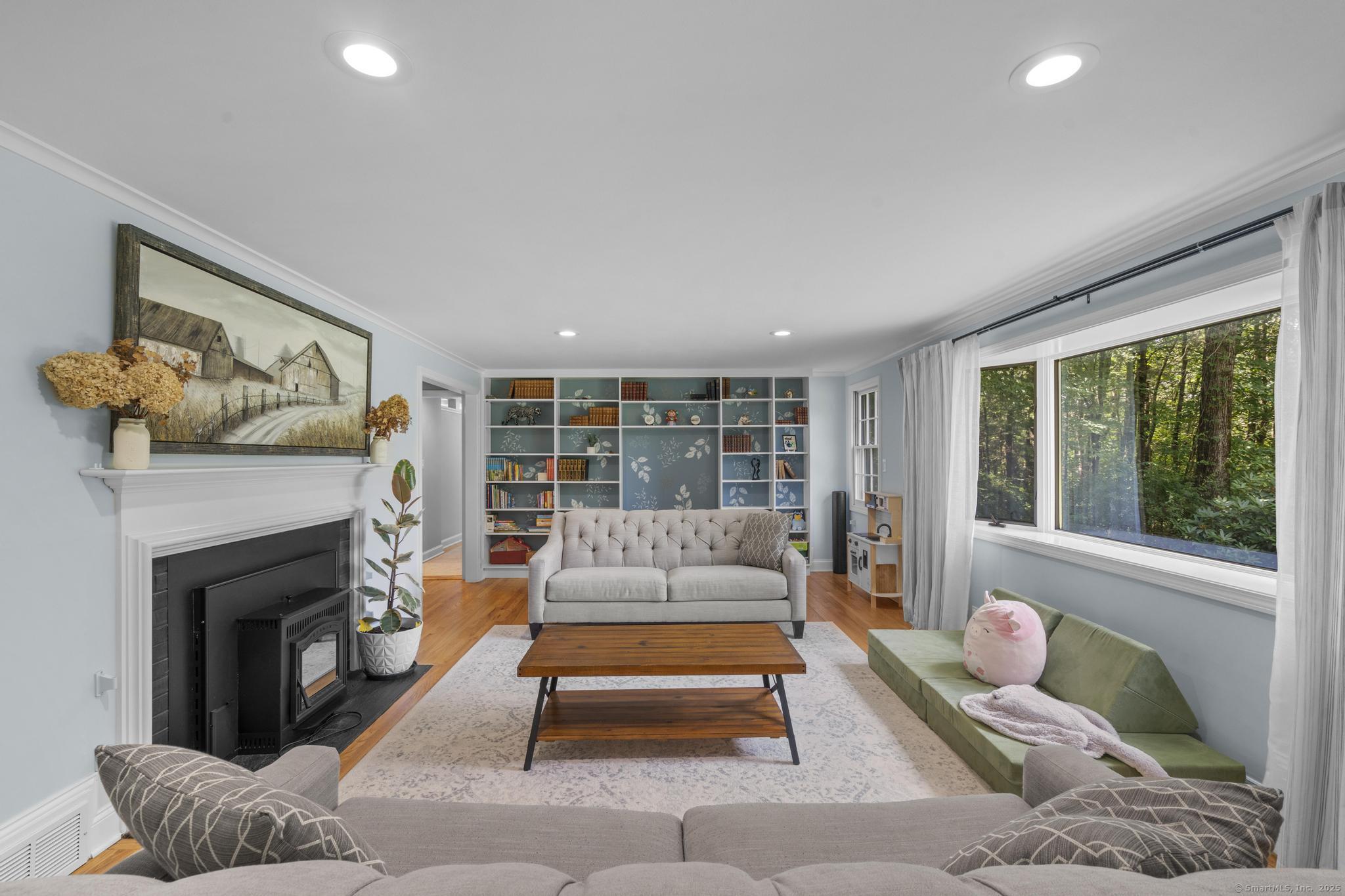 Avon, Connecticut 06001, United States, 4 Bedrooms Bedrooms, ,3 BathroomsBathrooms,Residential,Coming Soon,174114