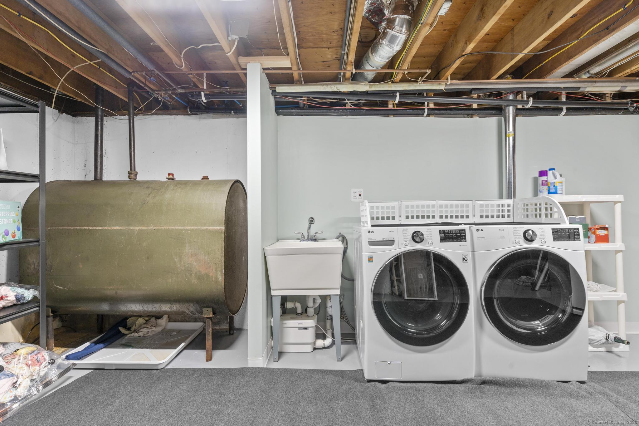 Avon, Connecticut 06001, United States, 4 Bedrooms Bedrooms, ,3 BathroomsBathrooms,Residential,Coming Soon,174114