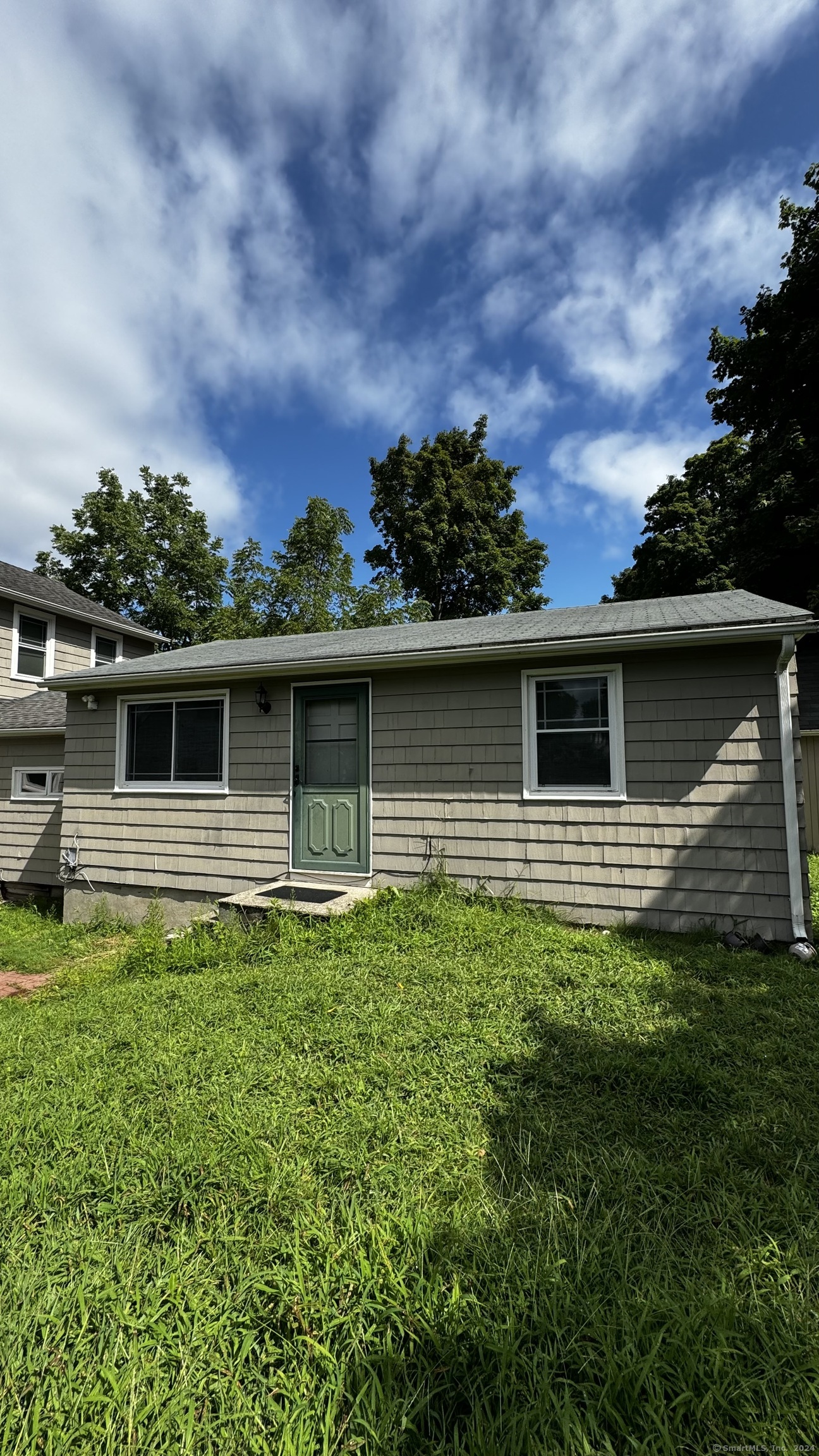 Rental Property at 324 Curtis Street, Meriden, Connecticut - Bedrooms: 1 
Bathrooms: 1 
Rooms: 3  - $1,500 MO.