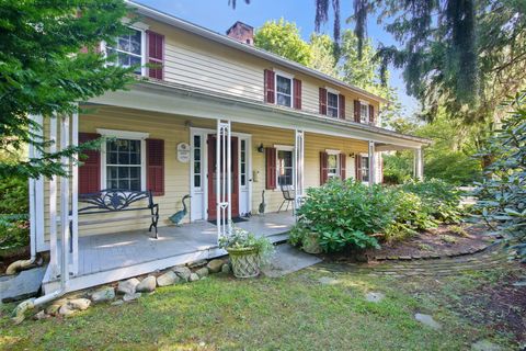 83 Linden Avenue Darien CT 06820