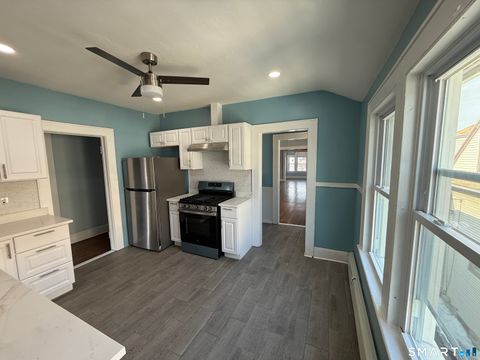 Photo of 1921 North Avenue, Bridgeport, CT 06604 (MLS # 24155222)