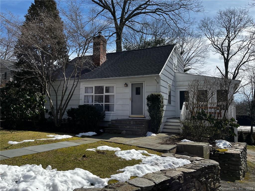 Rental Property at Hickory Drive, Westport, Connecticut - Bedrooms: 3 
Bathrooms: 2 
Rooms: 6  - $5,500 MO.