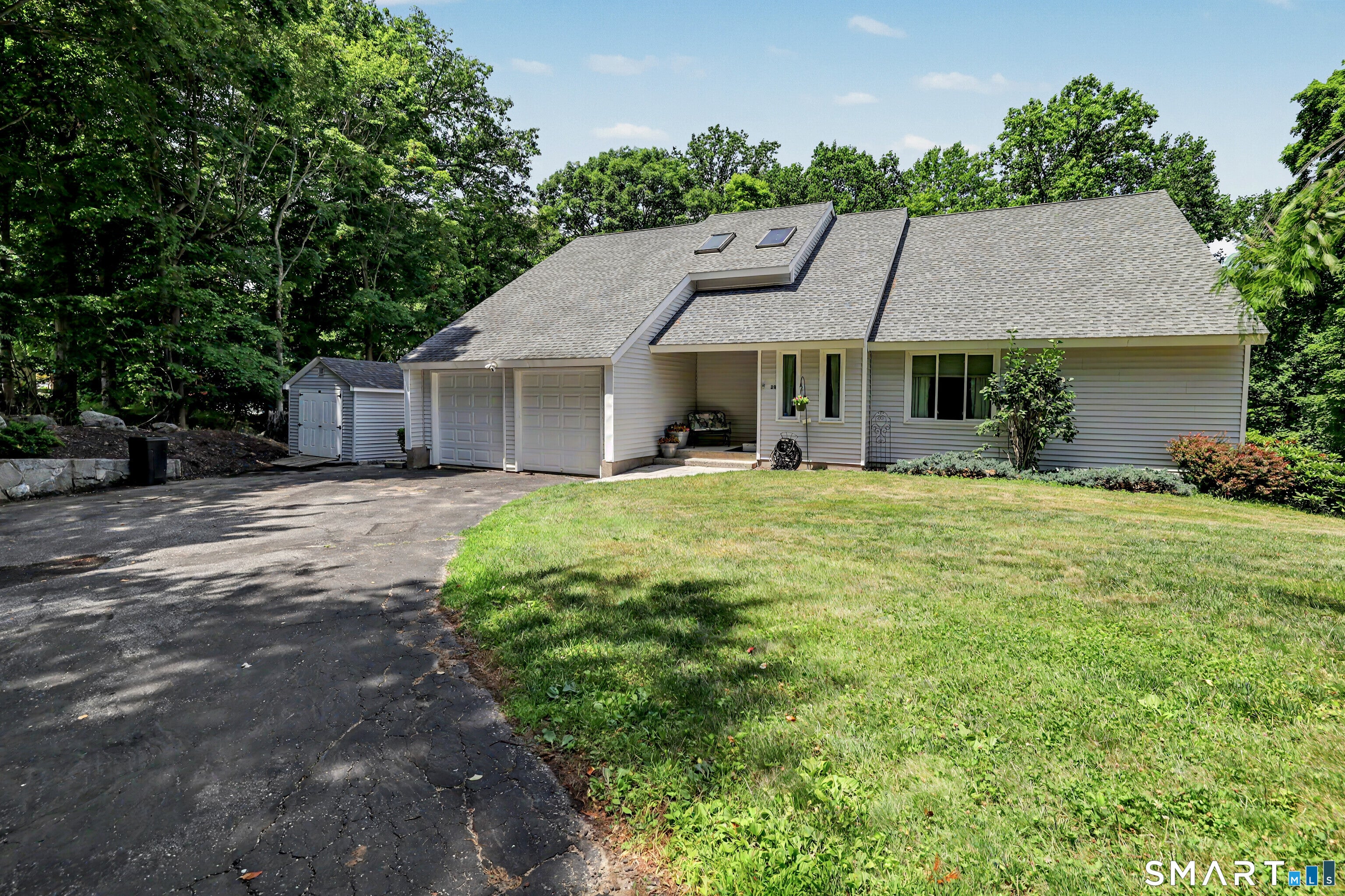 15 Briarwood Drive