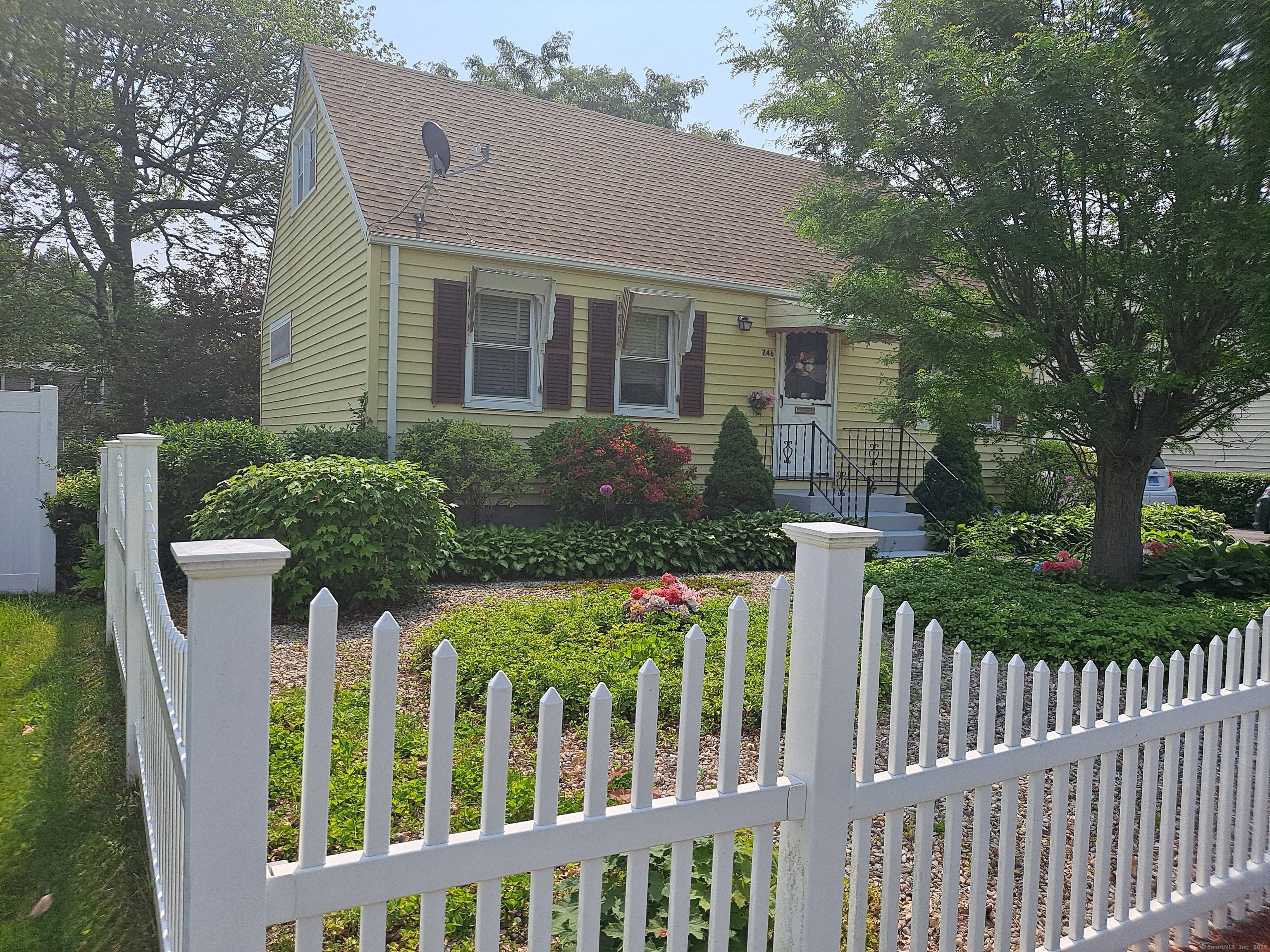 746 Hillside Avenue