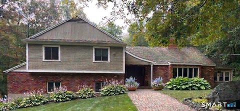 Homes For Sale - 80 Pine Hollow Drive<br/> Middlebury, CT 06762