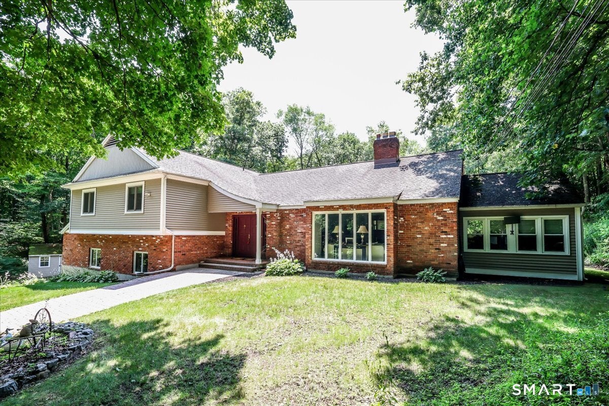 80 Pine Hollow Drive