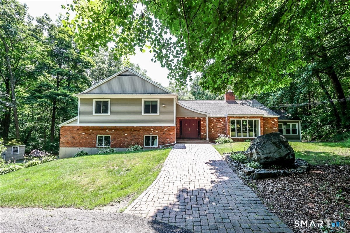 80 Pine Hollow Drive