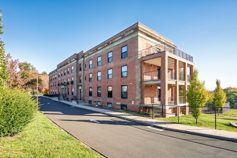 Photo of 170 Ridge Road #201, Wethersfield, CT 06109 (MLS # 24136579)