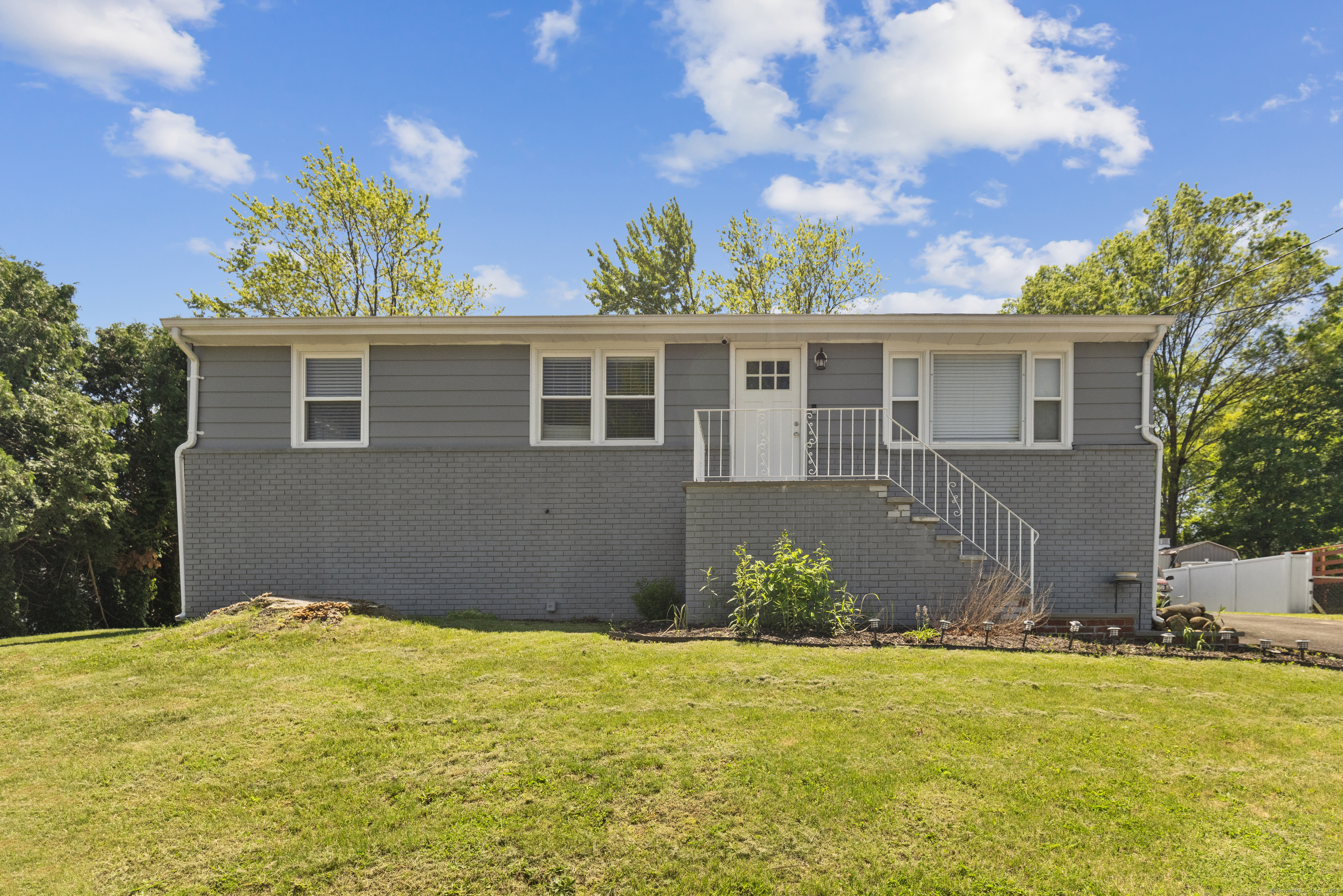 Property for Sale at Carroll Road, Hamden, Connecticut - Bedrooms: 3 
Bathrooms: 2 
Rooms: 7  - $474,900