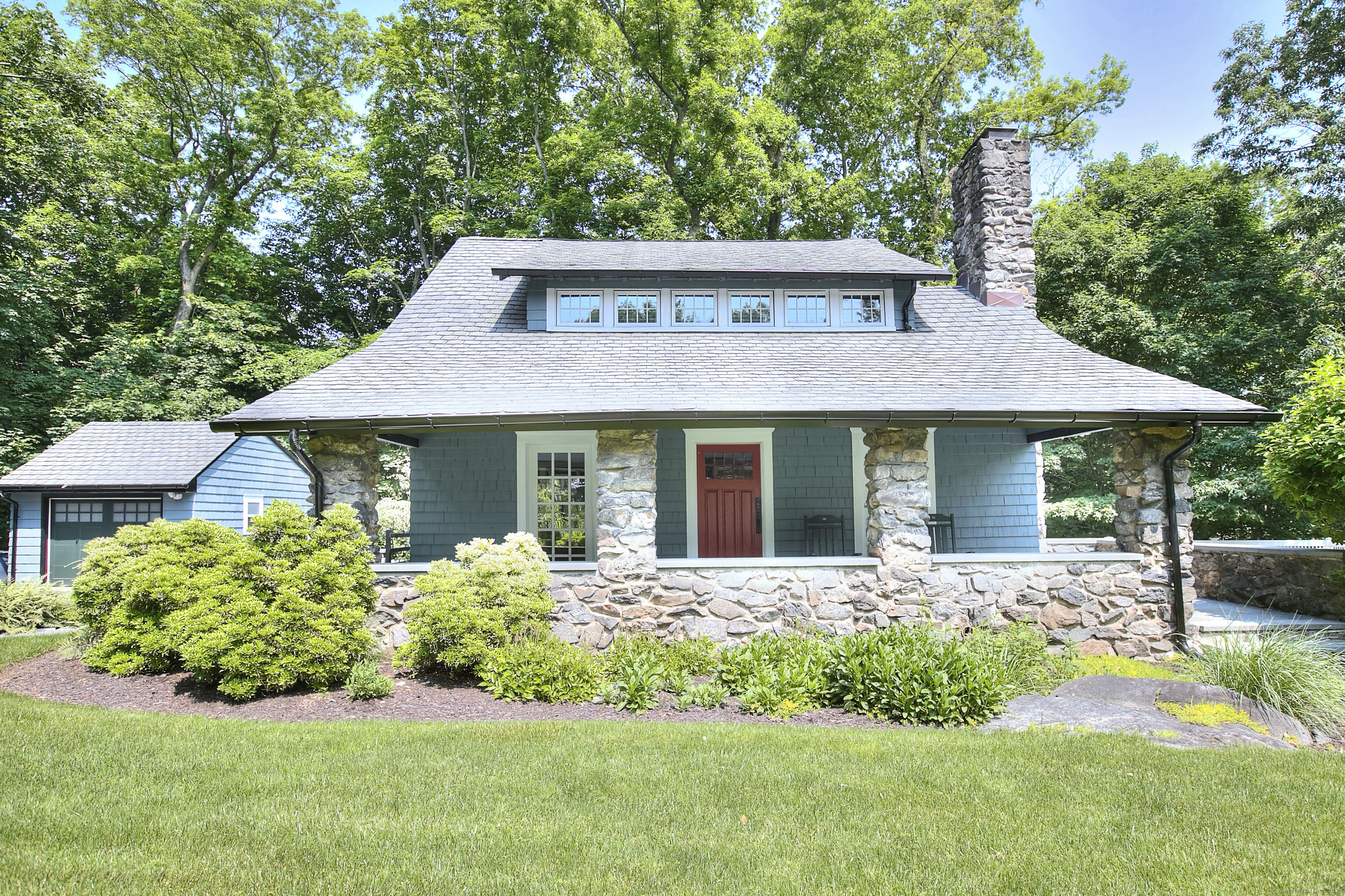 Rebel Lane, Darien, Connecticut - 3 Bedrooms  
2 Bathrooms  
7 Rooms - 