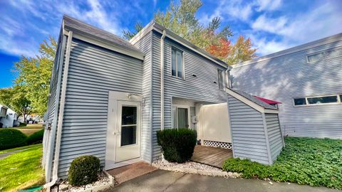 Photo of 1 Cinnamon Springs #1, South Windsor, CT 06074 (MLS # 24169810)