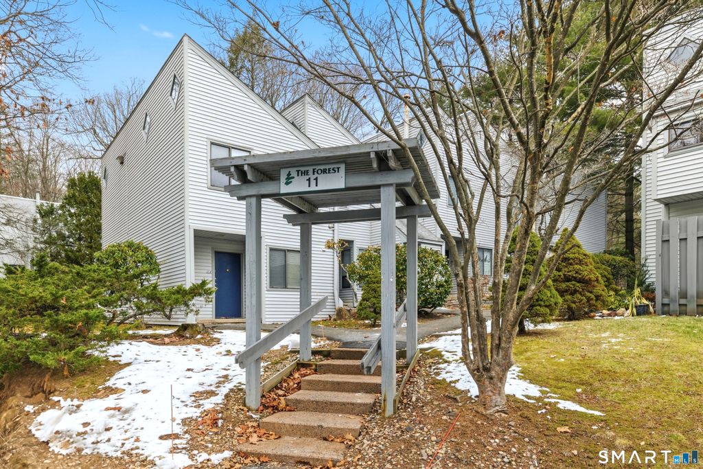 Photo of 11 Talcott Forest Road #APT E, Farmington, CT 06032 (MLS # 24144495)