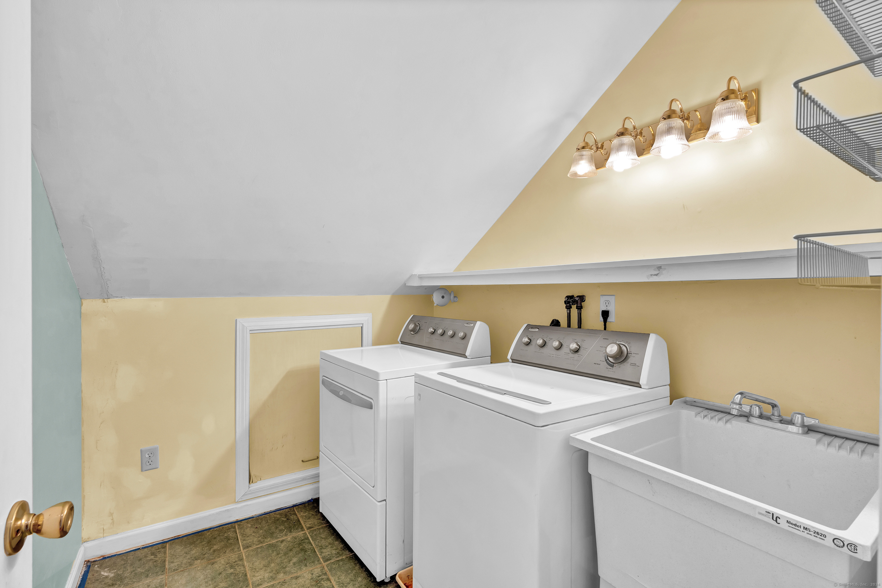 10 Homestead Place, Cheshire, Connecticut image 33
