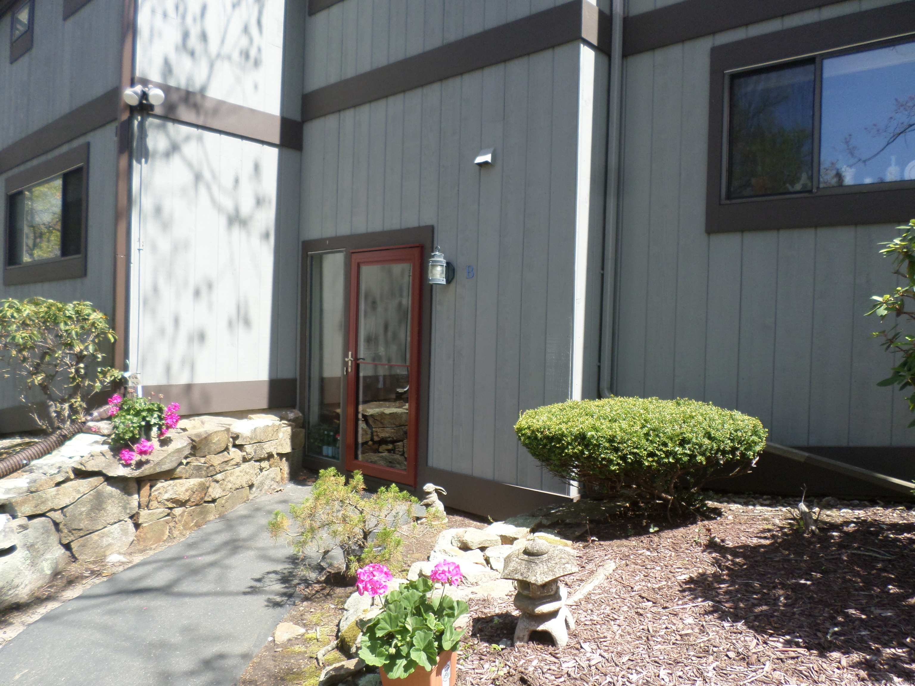 16 Harbour Village #B, Branford, Connecticut image 2