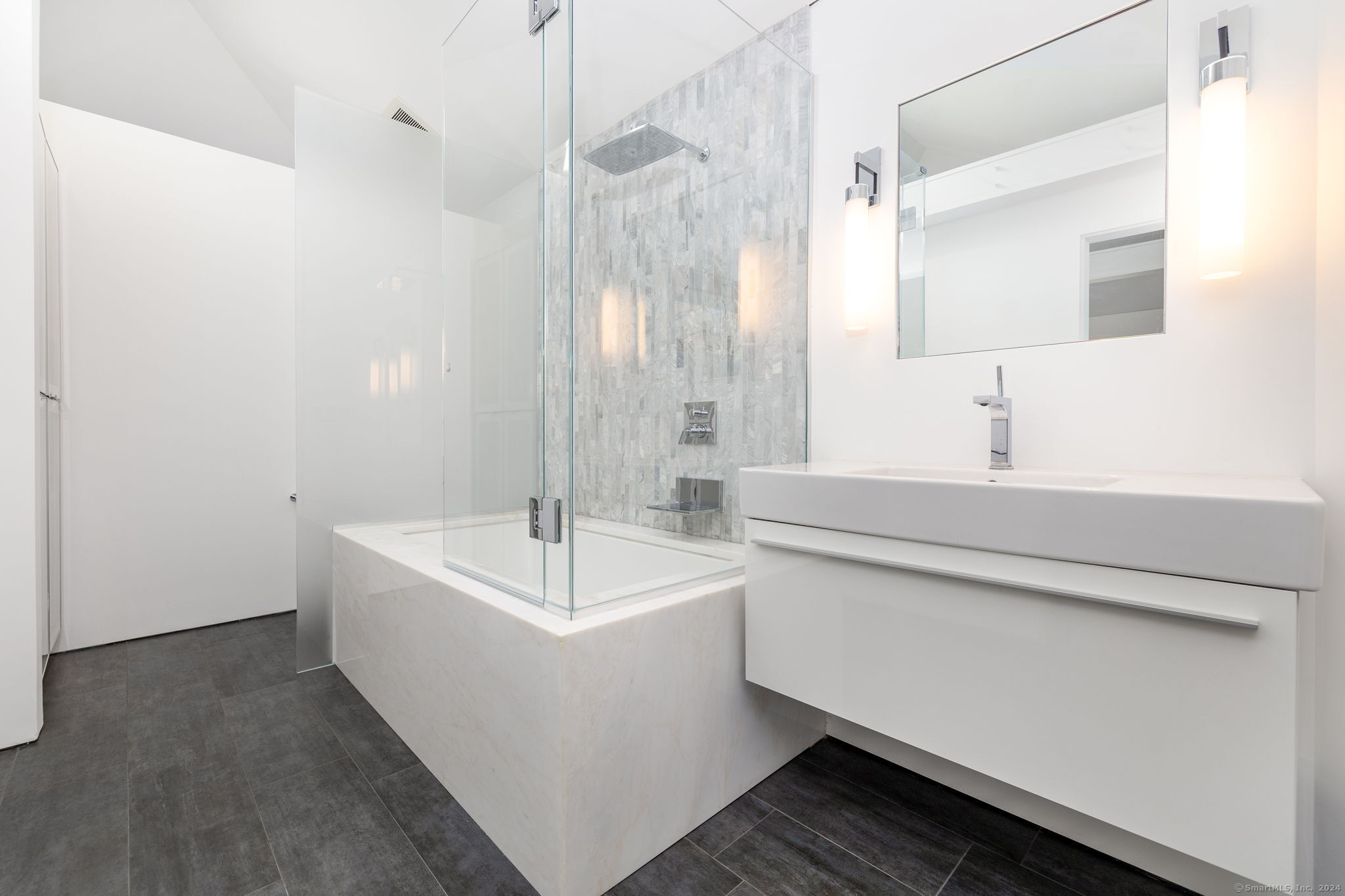 17 Birchwood Lane, Woodbury, Connecticut image 21