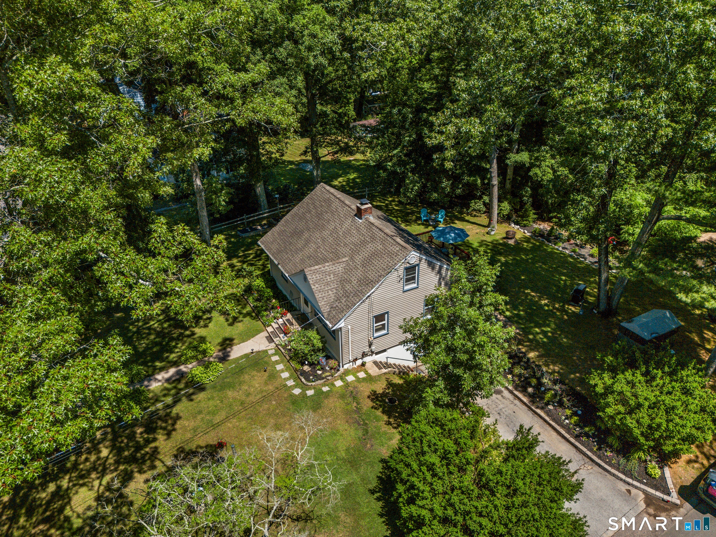 24 Forest Avenue